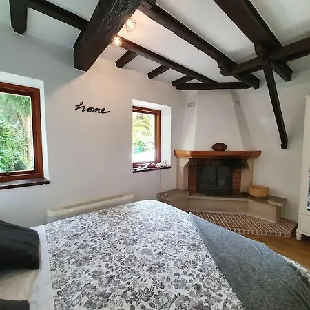 Dreams And Friends On The Coast Of Bilbao. גטסו