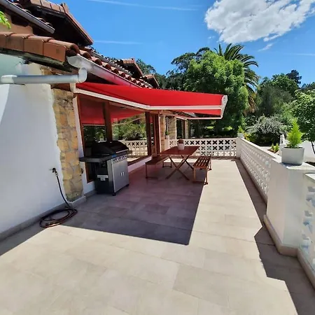 Dreams And Friends On The Coast Of Bilbao. * גטסו