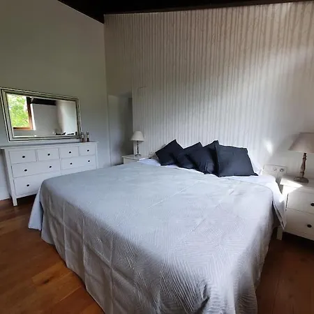 Dreams And Friends On The Coast Of Bilbao. * גטסו