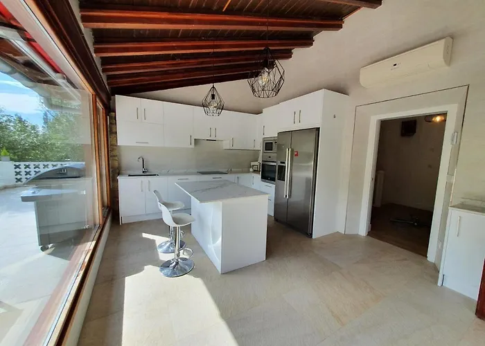 Dreams And Friends On The Coast Of Bilbao. Villa Getxo