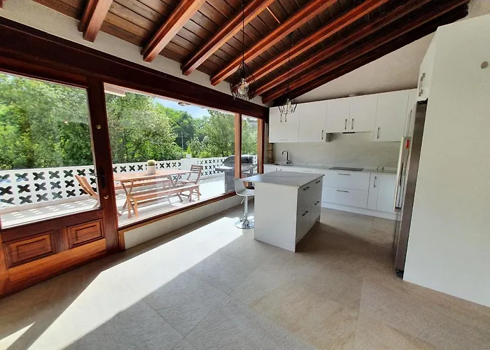 Dreams And Friends On The Coast Of Bilbao. Villa