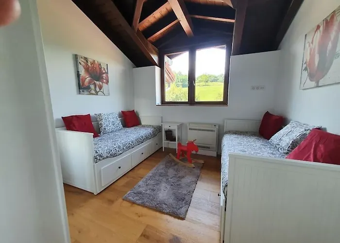 Dreams And Friends On The Coast Of Bilbao. Villa