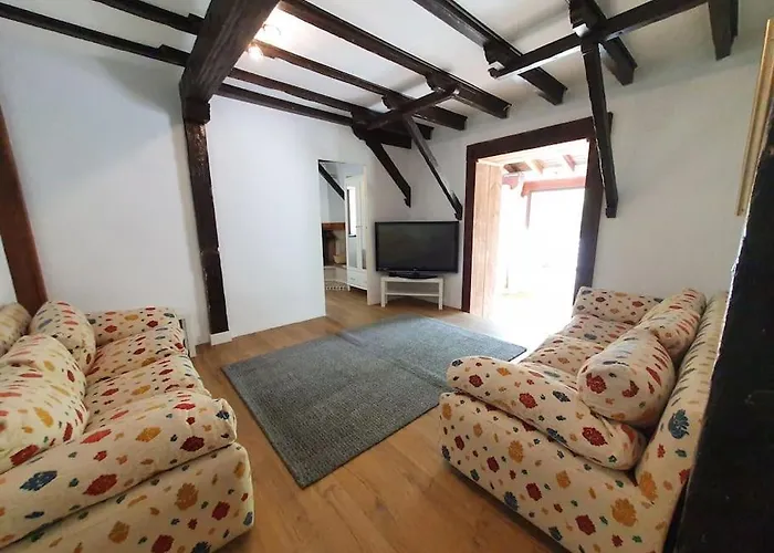 Villa Dreams And Friends On The Coast Of Bilbao. *