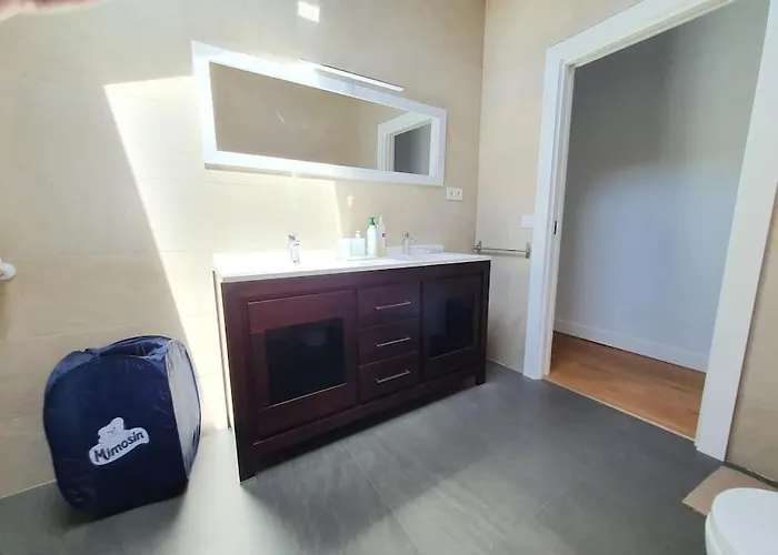 Dreams And Friends On The Coast Of Bilbao. Villa Getxo