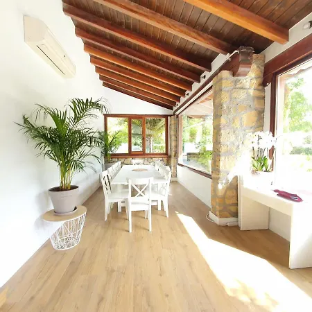 Dreams And Friends On The Coast Of Bilbao. Villa Getxo