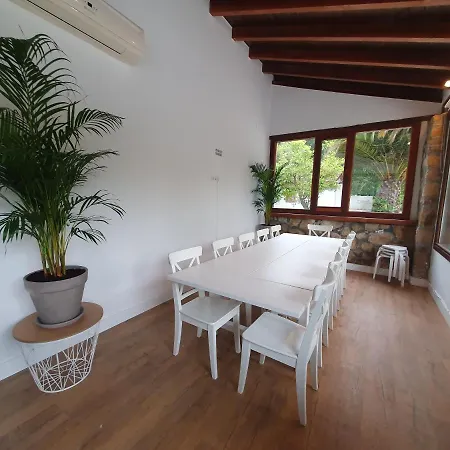 Villa Dreams And Friends On The Coast Of Bilbao. *